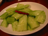 キューリの冷菜　ニンニクソース