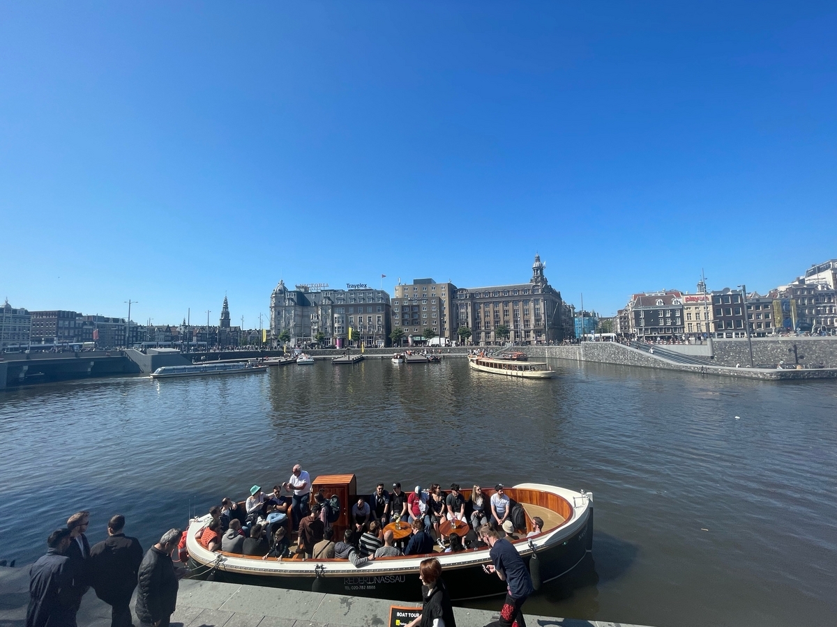 tour-boat