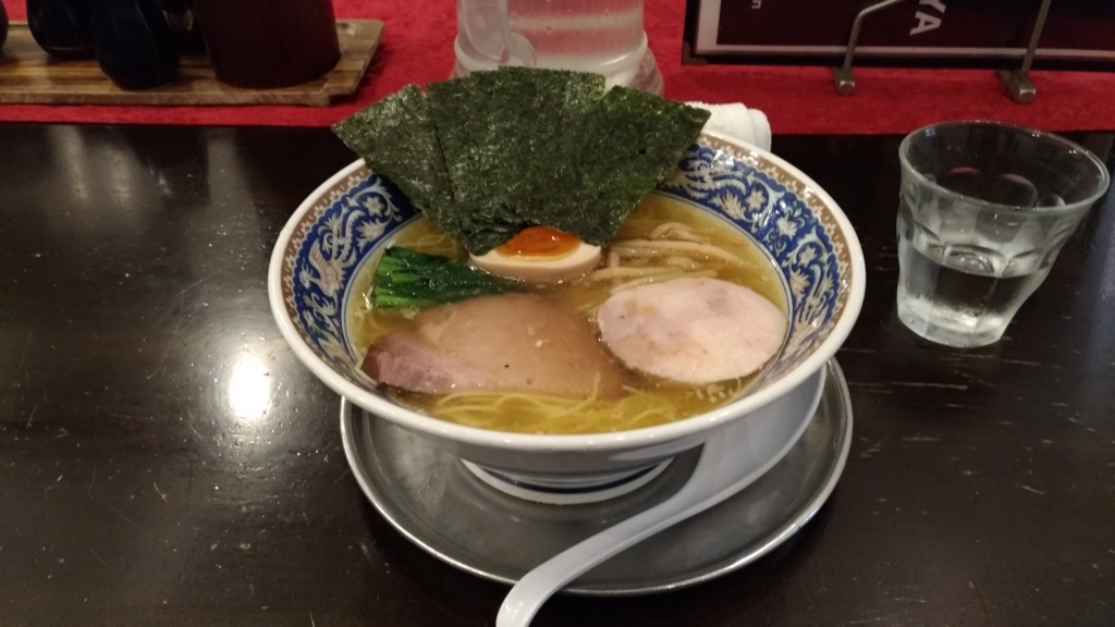 天空落とし 湯切り でも有名な神奈川端麗系ラーメン 中村屋 海老名 湘南の風にのせて