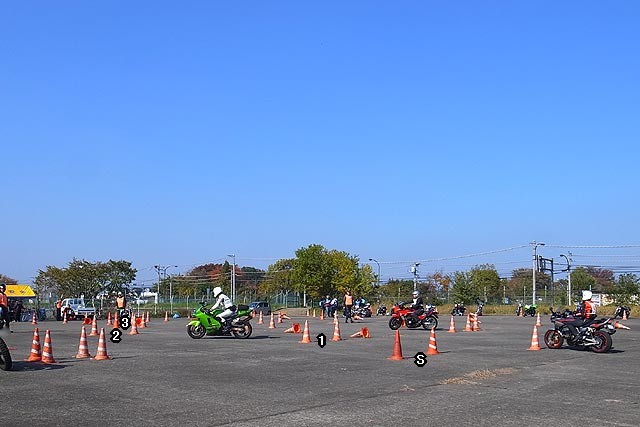 f:id:vfr750f2:20131124133419j:plain
