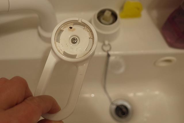 洗面所の水漏れ対策 水栓カートリッジの交換 Vfrでツーリング たーさまの日記