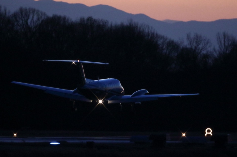 [航空機][B200][kawasaki]