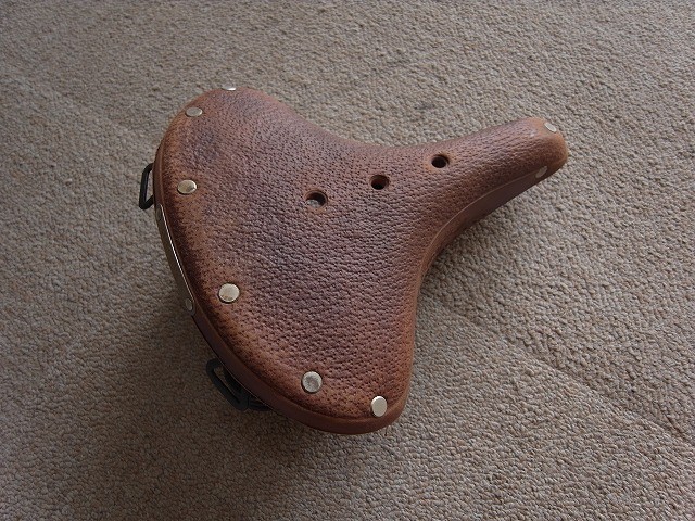 ストライダ皮サドル - small site