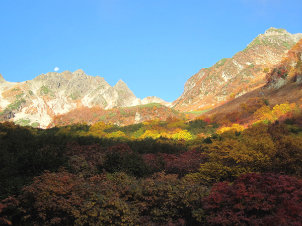 紅葉の涸沢と前穂高岳北尾根 Wakaの週末ハイキング 山の歩き方