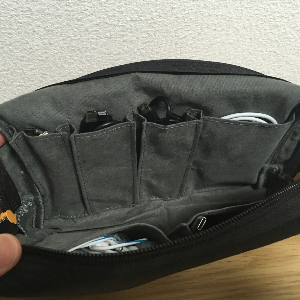 エレコム ガジェットポーチ BMA-CDGP01BK レビュー - 未熟者 エレコム ガジェットポーチ BMA-CDGP01BK レビュー - 未熟者