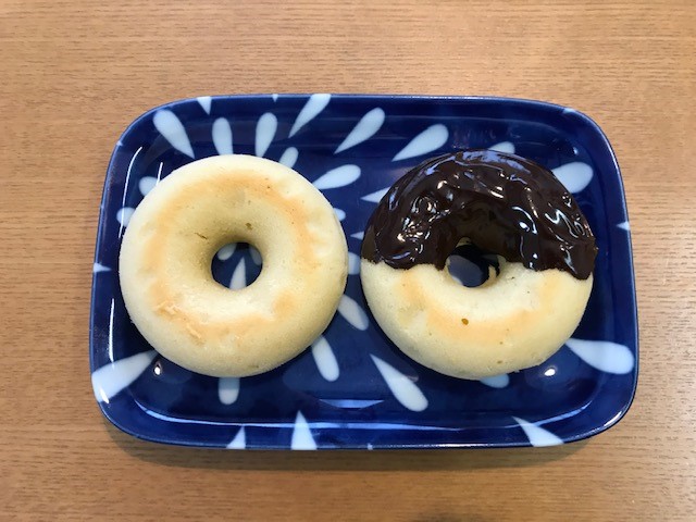手作りおやつ ふんわりと甘い香り ココナッツミルクと米粉の焼きドーナツ 小麦 砂糖 牛乳なし 低fodmap 模索するスズメ