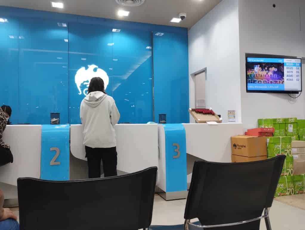 タイで両替レートが良い銀行 - クルンタイ銀行（Krungthai Bank） - （バンコク・タイ） - SabaayDii LAO  Fromラオス、ビエンチャン
