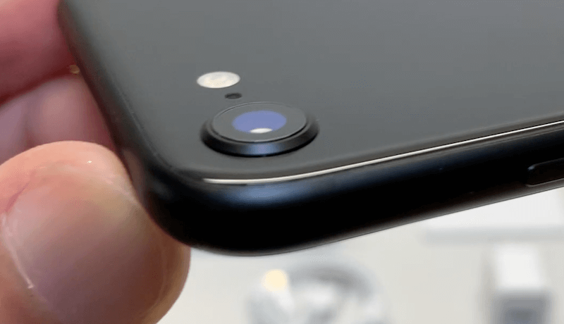 【画面に違和感あり】Apple iPhone SE2 黒 本体 実機写真あり】iPhone SE2 ブラック（黒）のデザイン｜色合い
