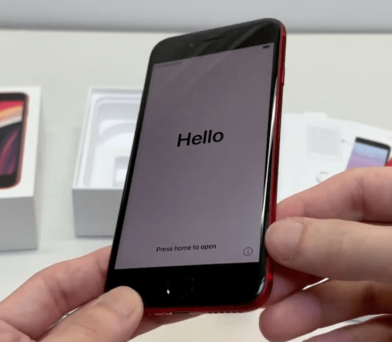 実機写真あり】iPhone SE2 レッド（赤）のデザイン｜色合い