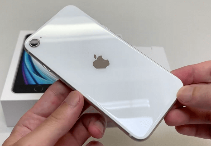 Apple iPhone SE2 ホワイト 背面ひびあり 実機写真あり】iPhone SE2 ホワイト（白）のデザイン｜色合い