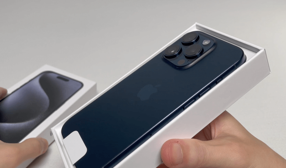 iPhone15Pro 256㎇　本体　箱あり　新品ケーブル付き Amazon | 【整備済み品】 Apple iPhone 15 Pro 256GB ブラック
