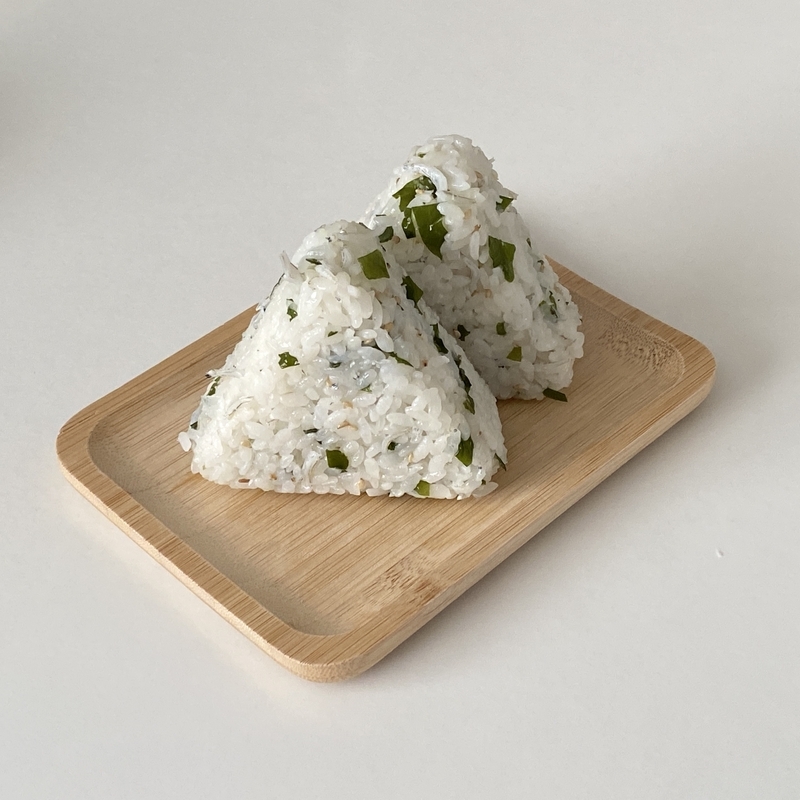 しらすとわかめのおにぎり(大人用)