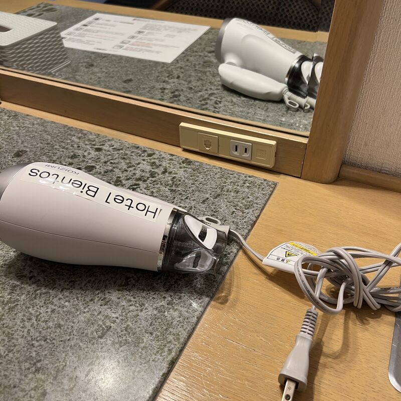 部屋に備え付けのドライヤー｜ホテルビアントスのスタンダードダブル（鳥栖・佐賀）