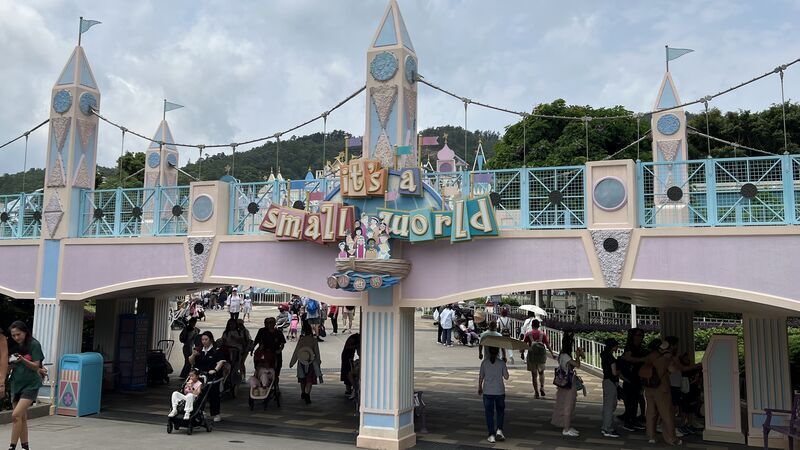 香港ディズニーランドのイッツ・ア・スモールワールドに3歳子連れで乗った体験