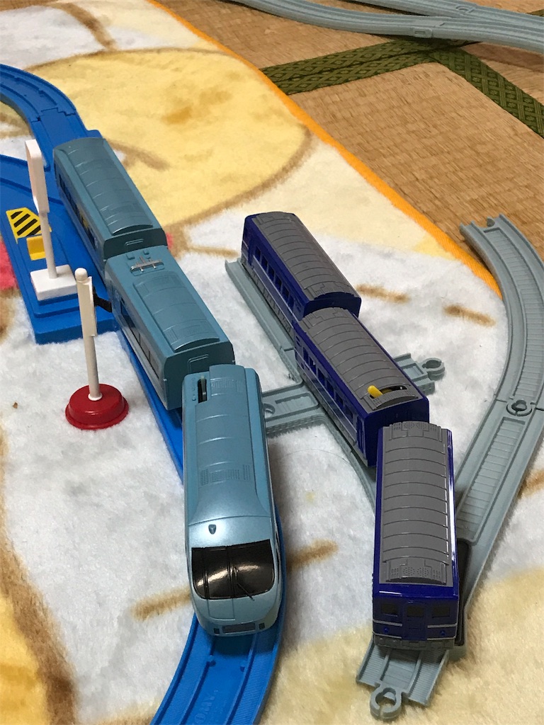 ダイソー プチ電車シリーズとトミカ プラレールを比較してみた まほろば