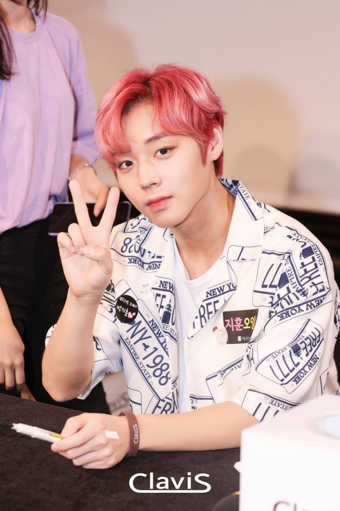 WANNAONE  ジフン ソンウ サイン Clavis × Wanna One オン・ソンウ＆パク・ジフン サイン会 公式