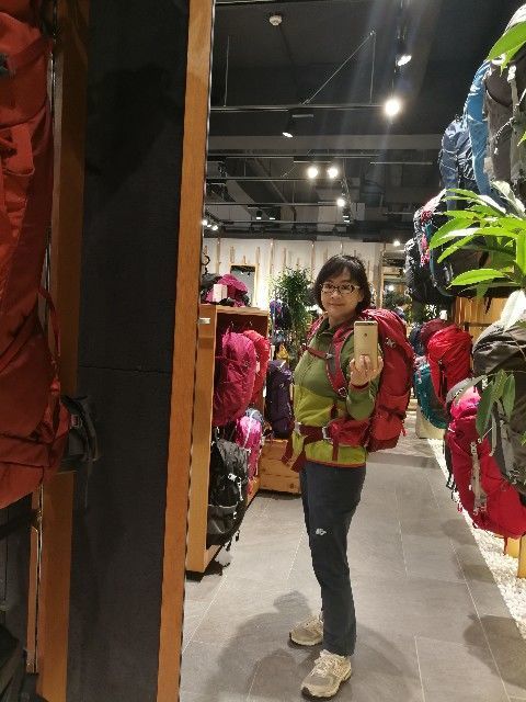 グレゴリー原宿にジェイド28を背負いにゆく 山 ときどき仕事
