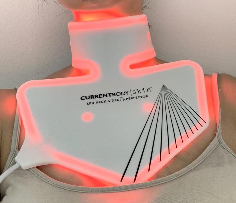 カレントボディ　首〜デコルテ用の「LED ネック＆デックパーフェクター」