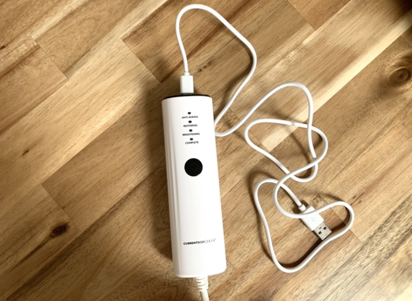カレントボディ　LEDマスクの充電の方法・使用方法