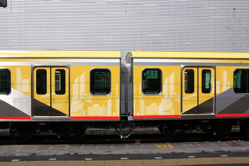 東急5050系4000番台(4110F)「Shibuya Hikarie号」甲種輸送・試8986レ