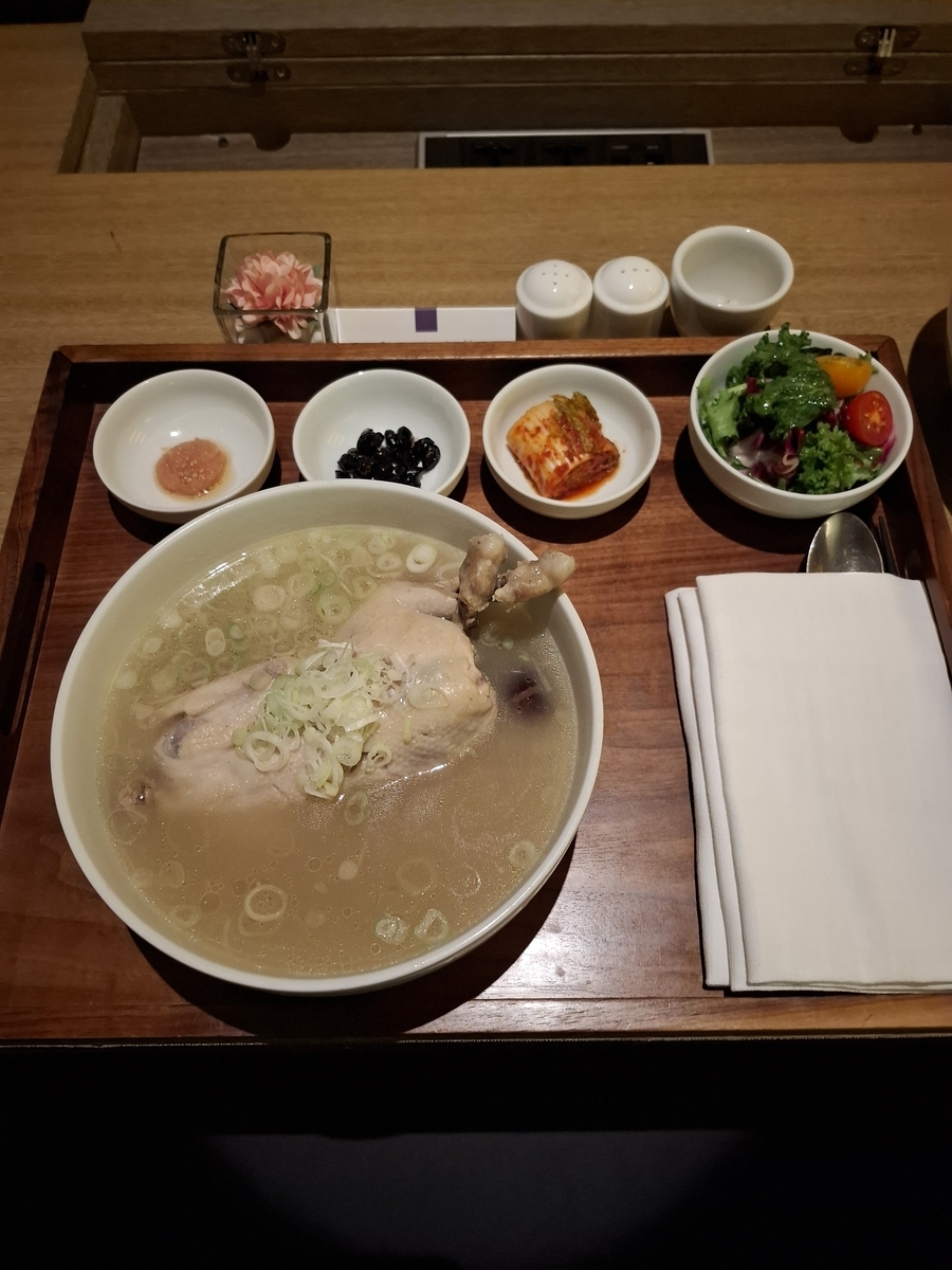 インルームダイニングで頼んだ参鶏湯
