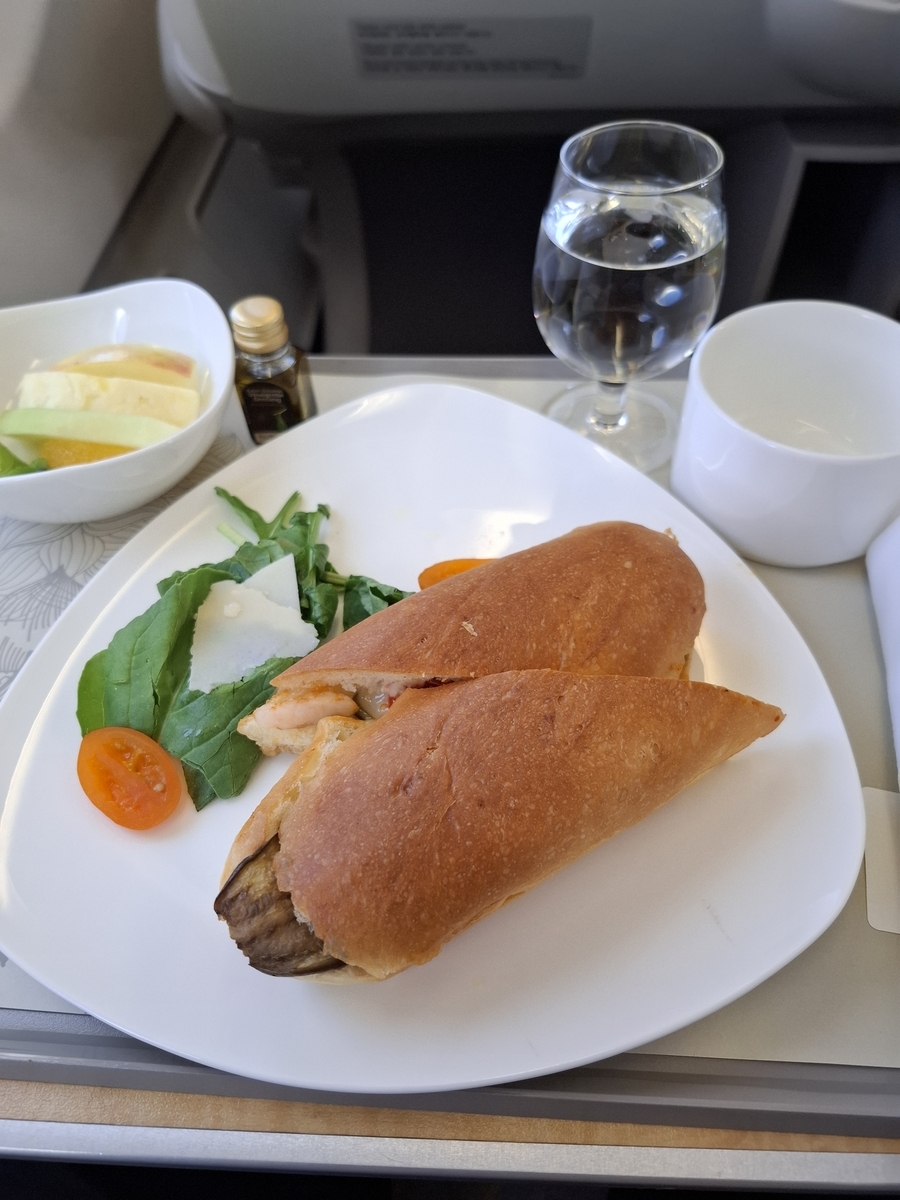アシアナ航空のビジネスクラス機内食