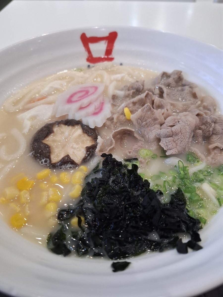 フードコートの麺類