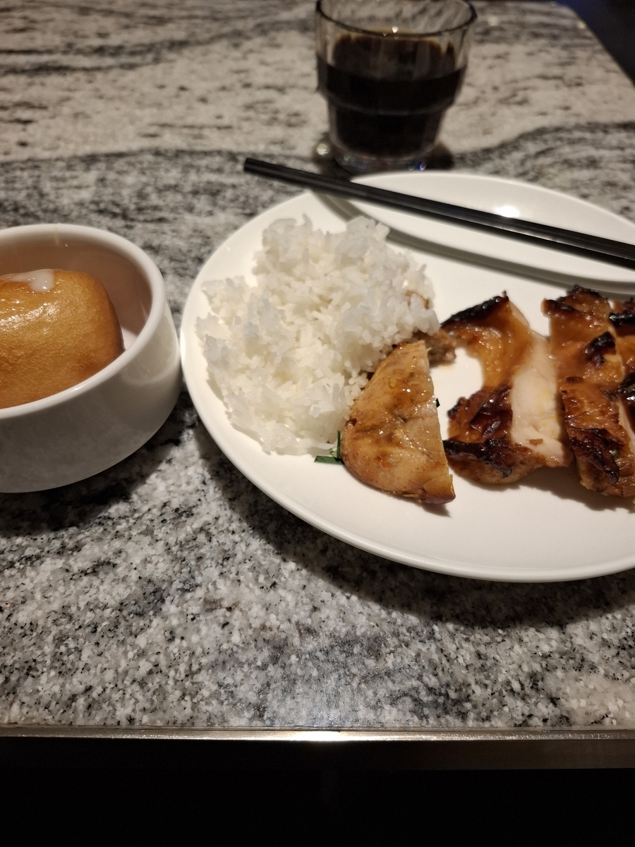 プラザプレミアムラウンジのご飯