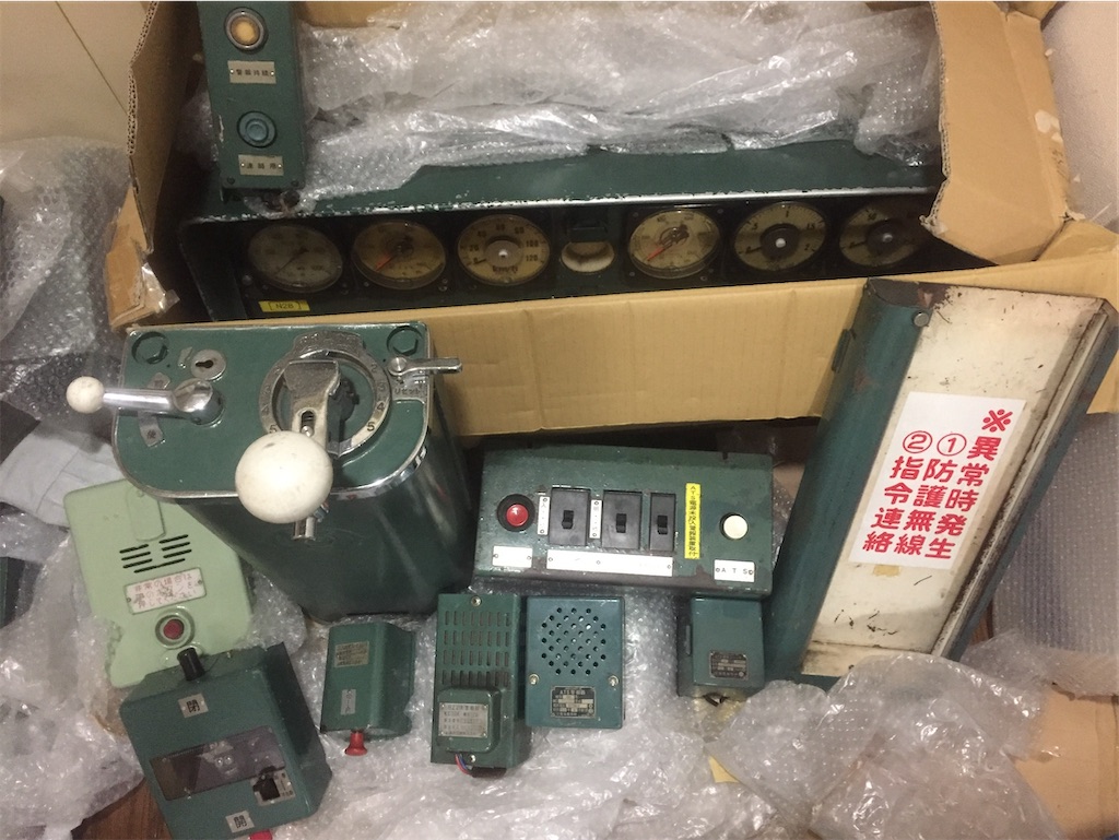 【廃車鉄道部品】１１５系？　運転台機器 хироの汚部屋😅にある115系運転台😲✨ - ワシ丸ドットコム！