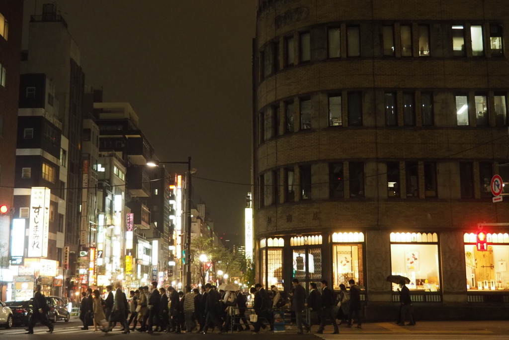 古い建物がない街は記憶のない人間のようなもの だ 人の見のこしたものを見るようにせよ