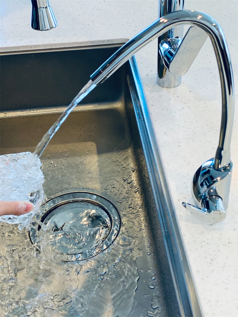 キッチンの浄水器はグローエの ”クリンスイ製” 使用感と水の出方