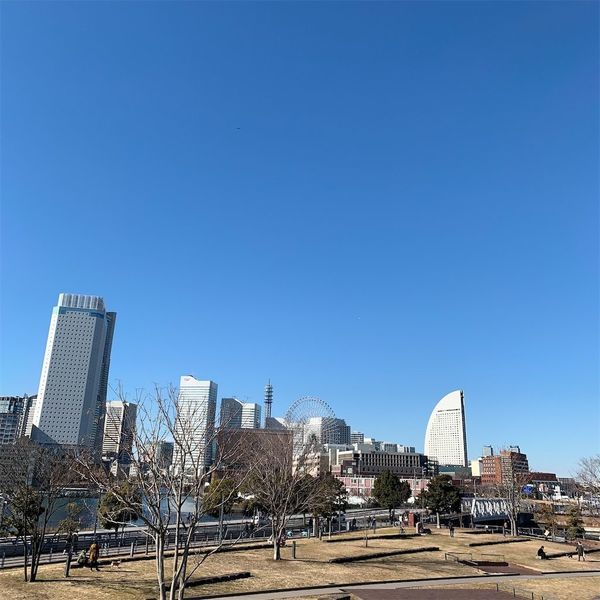 スマホの壁紙を一新したい 青空の下で色んな場所から横浜ランドマークタワーを撮ってみた編 何だかんだで私のさじ加減