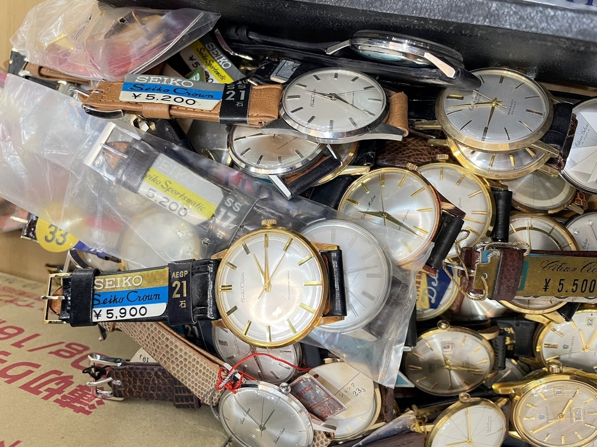 時計店・時計販売代理店の廃業/閉店による腕時計の在庫を出張買取し
