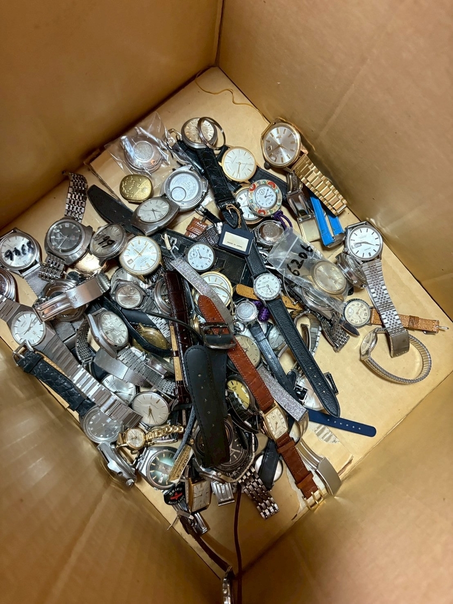 古い腕時計の大量買取