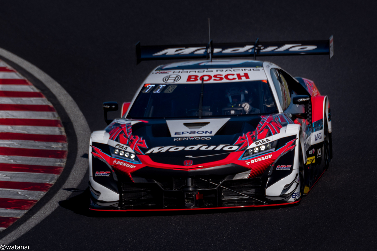 【一眼レフ】（Part.3）GT500編 鈴鹿サーキットでの予選 - カメラと酒、時々クルマ