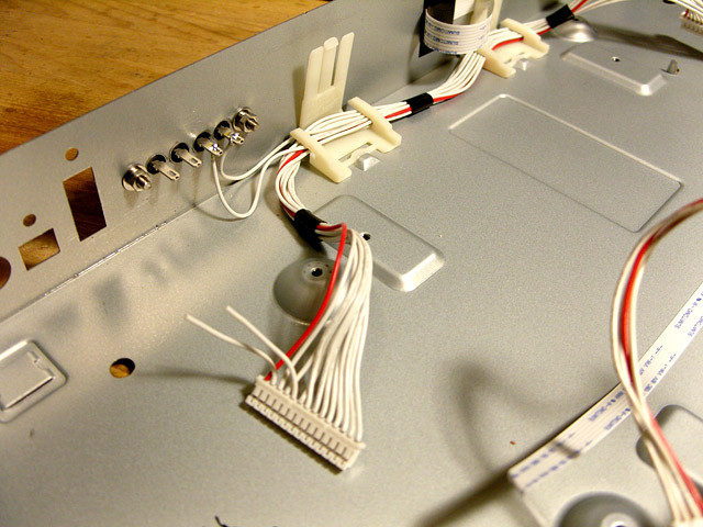 個別「Pioneer DV-600AV PS re-wiring to accept external power」の写真、画像