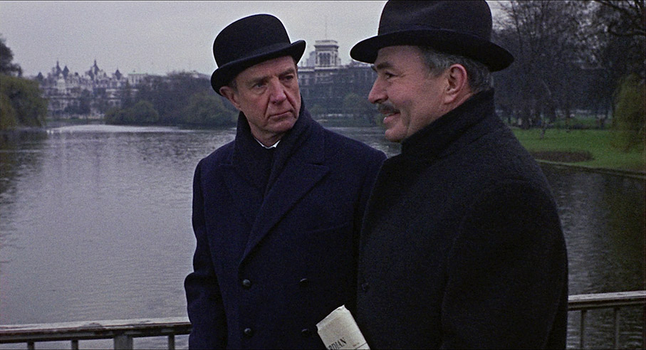 死者にかかってきた電話」ご存じジョン・ル・カレ原作のサスペンス