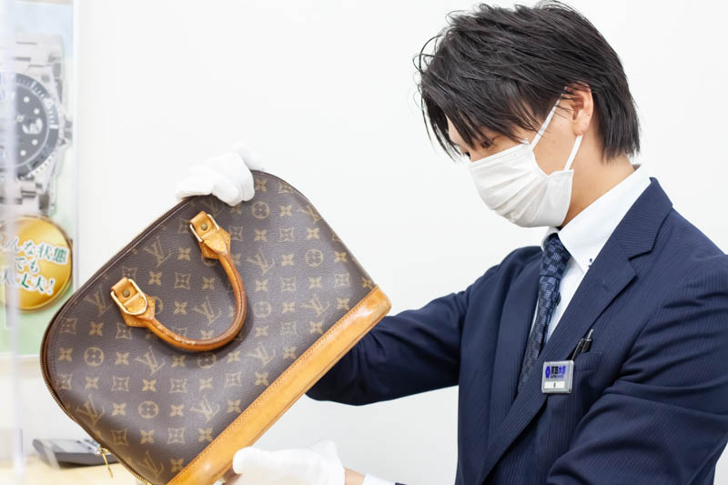 買取大吉イオン野々市南店での査定風景