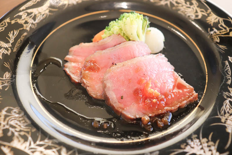 ANAホリデイ・イン金沢スカイのKANAZAWA SKYビアフェスタ2022の牛肉の鉄板焼き