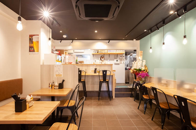 金沢市此花町にある晴れのち時雨の内観