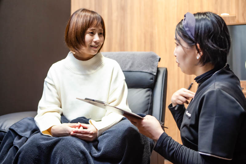 石川県白山市にあるドライヘッドスパ専門店ヘッドミントイオン松任店でカウンセリング