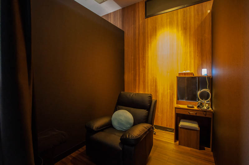 石川県白山市にあるドライヘッドスパ専門店ヘッドミントイオン松任店の内観