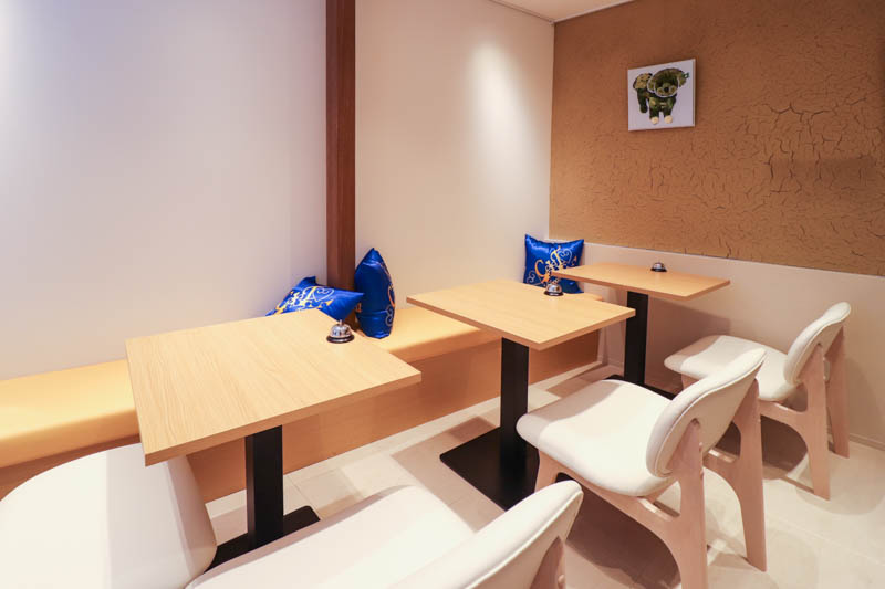 石川県金沢市にあるカフェとクロワッサンたい焼きのお店ショコティ内観