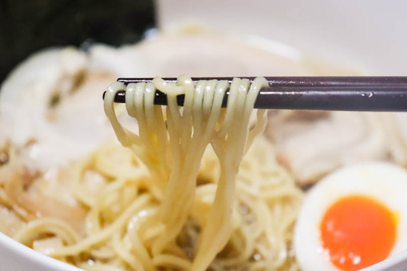 石川県金沢市にある日本ラーメン科学研究所の醤油ラーメン