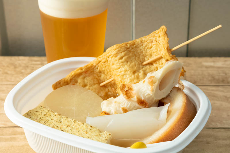 金沢駅のネオ屋台ストリートのおでん でんでんのおでん盛り合わせ