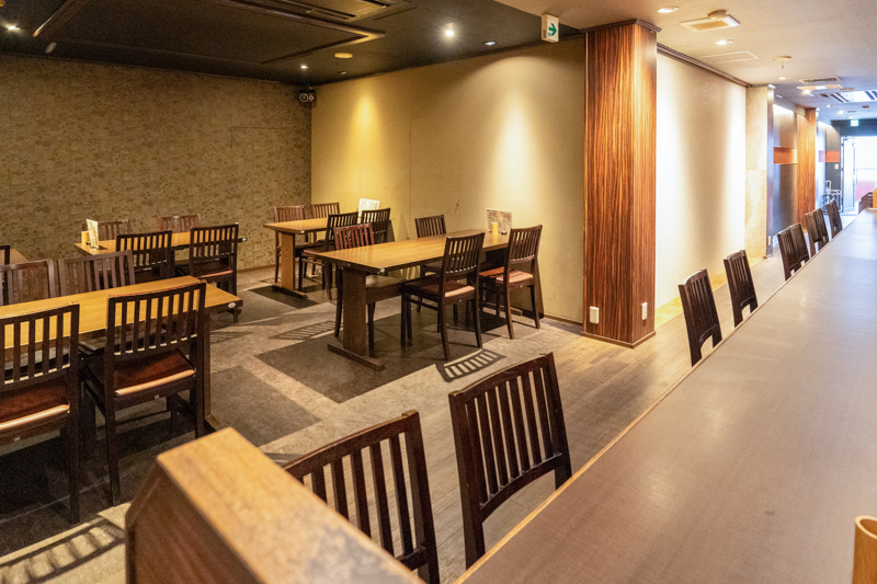 金沢市片町にある博多野菜巻き串と金沢おでん はちまきの内観