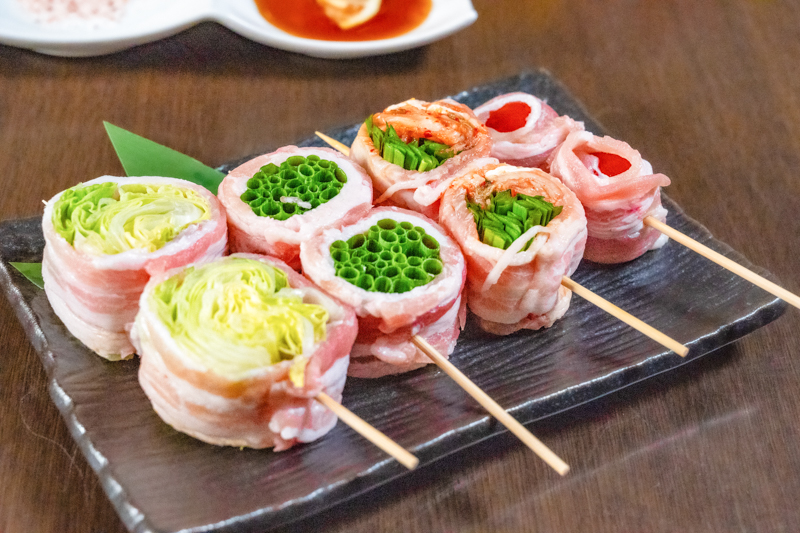 金沢市片町にある博多野菜巻き串と金沢おでん はちまきの野菜巻き串