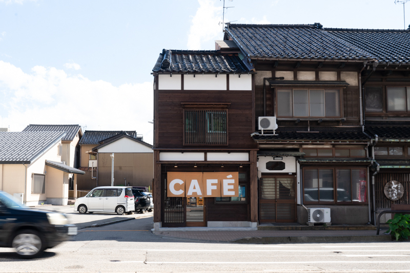 金沢市六枚町のCAFE 63°