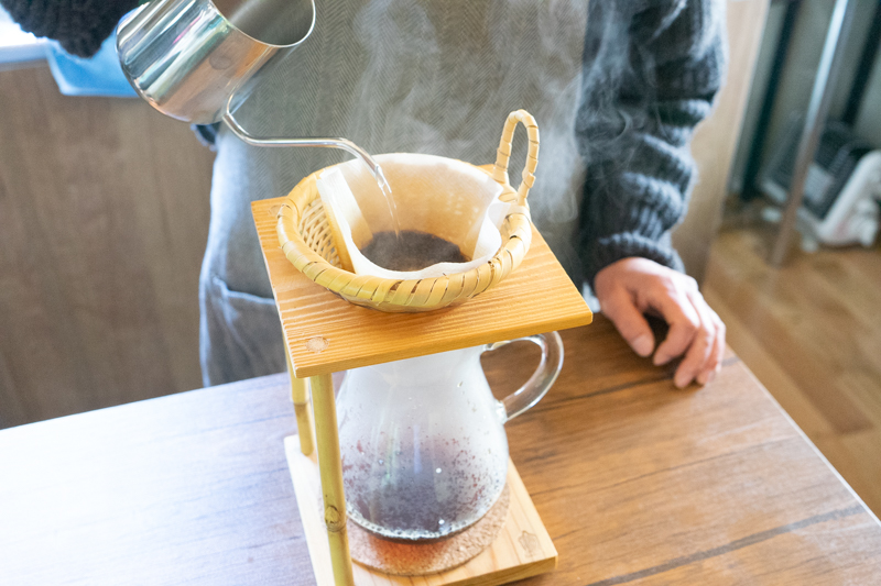 金沢の長町武家屋敷跡近くのドリンクスタンドくろねこ屋のコーヒー