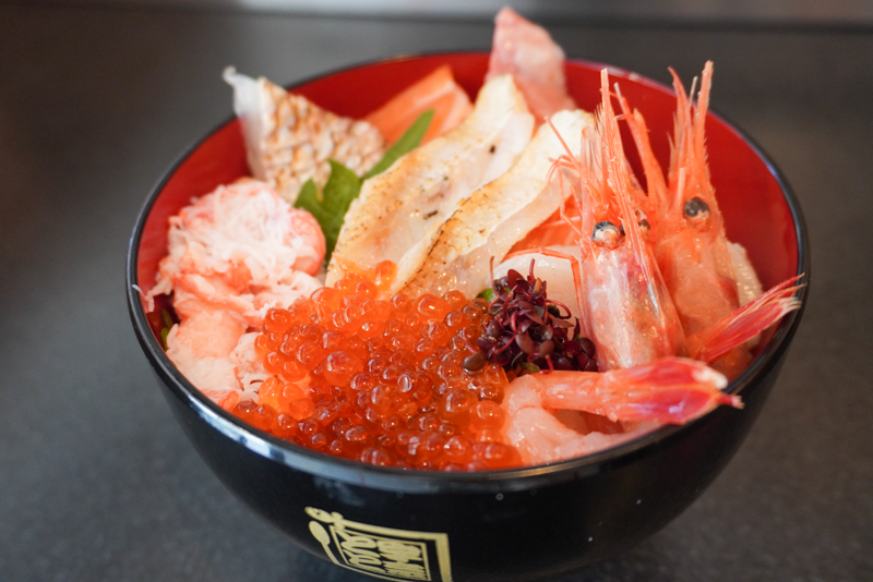 近江町横丁と名代宇奈とと 近江町市場店の海鮮丼